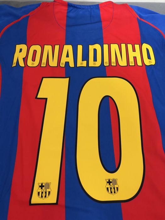 tricou fotbal jersey retro Barcelona Ronaldinho 10 04/05