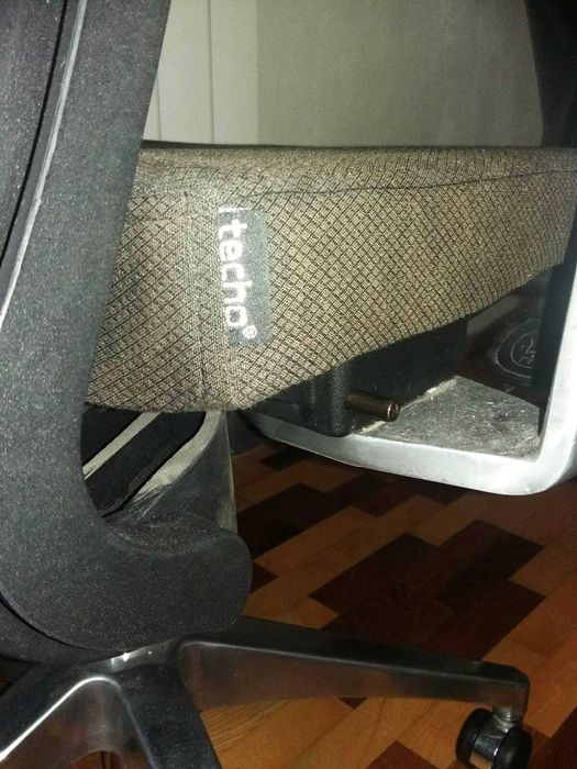 Офис стол TECHO подвижен анатомична облегалка мрежа