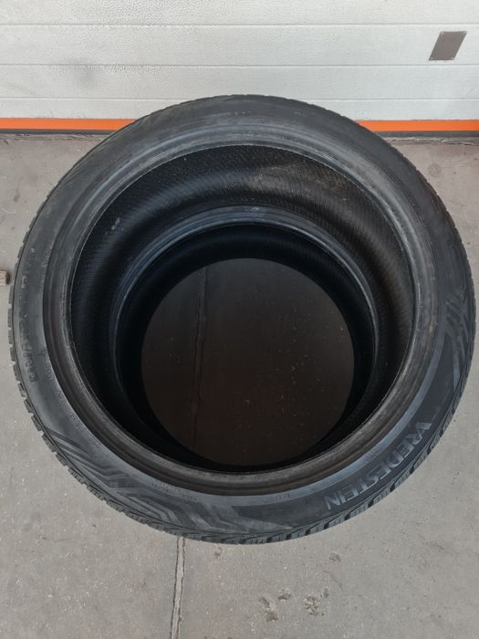 Всесезонни гуми 2 броя VREDESTEIN QutracPro 235 40 R19 дот 4520