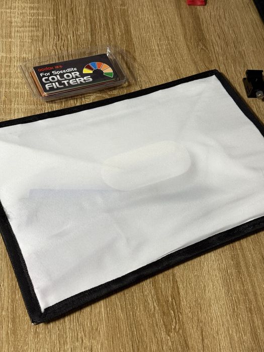 Accesorii foto: Trepied , stativ, blenda, filtre 67mm, capac EF +++