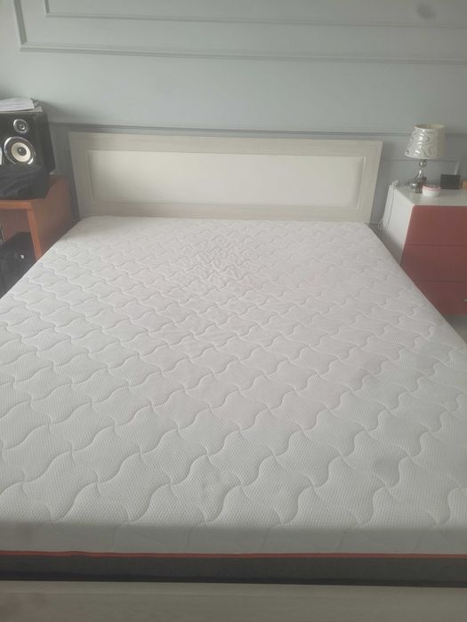 Кровать двуспальная