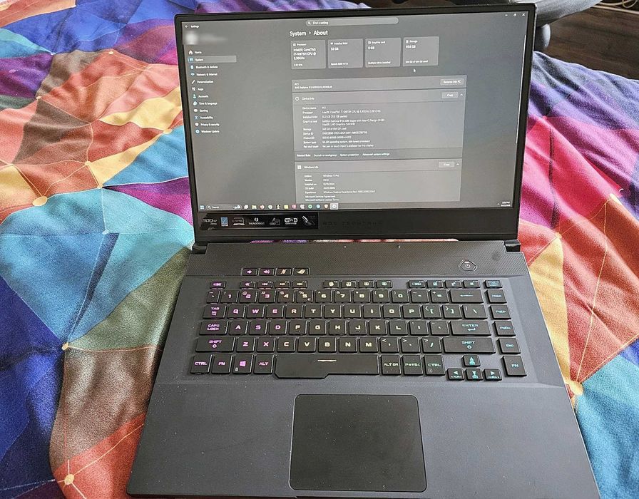 ASUS ROG Zephyrus S15 GX502LXS, RTX 2080 Super, i7, 32GB, 1TB, 300Hz