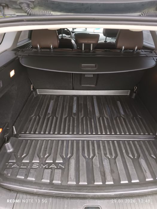 Автомобила е в много добро състояние както технически така и козметичн