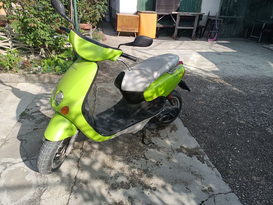 Продавам ямаха неос