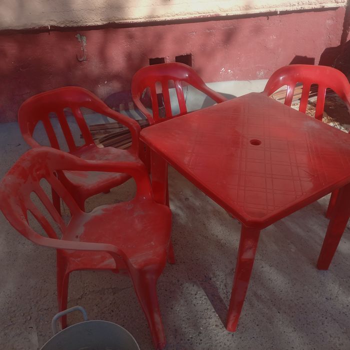 Комплект стол стульев