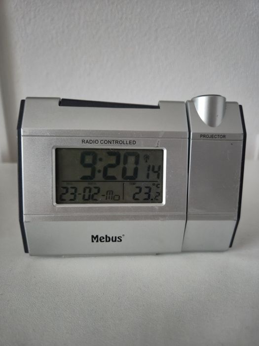 Ceas de birou, cu alarme , ziua , luna , temperatură