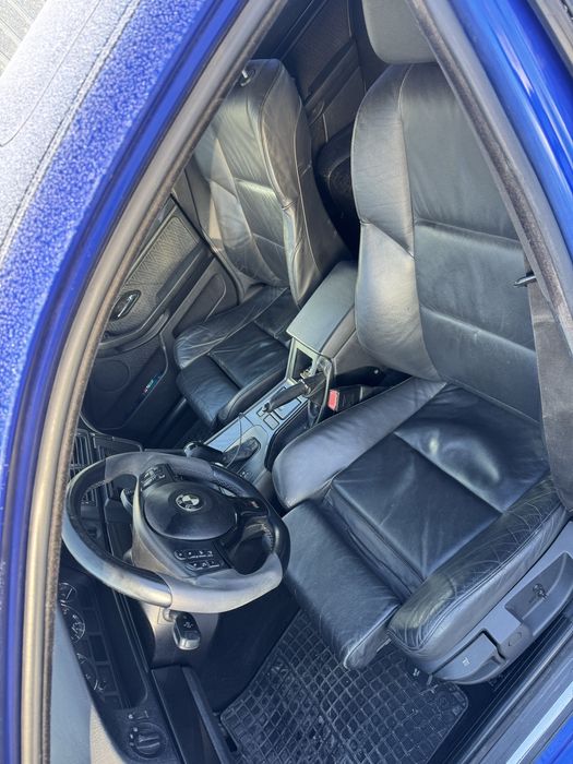 Vand/ schimb cu masina de teren!Bmw e39 525 din 2003fl