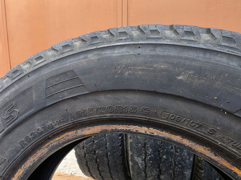 4 бр. гуми за бус 215/70/15C Bridgestone 5 mm DOT 1514
