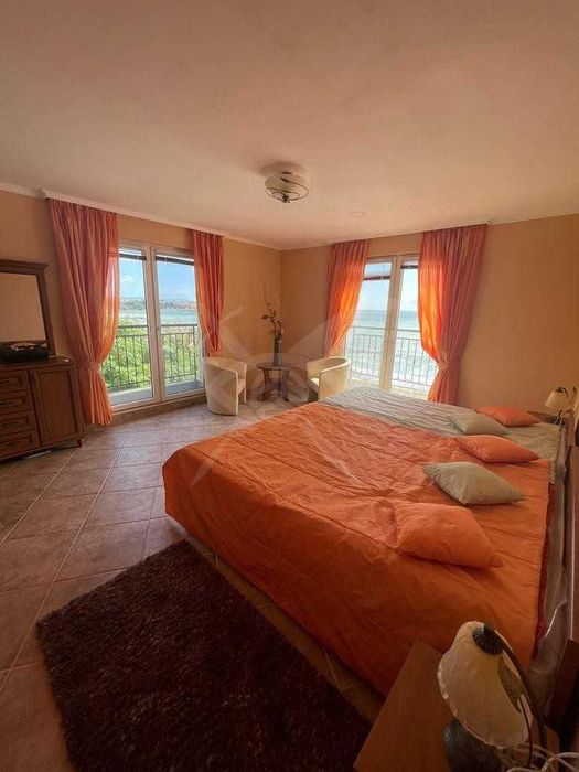 Продава се Тристаен апартамент в Несебър - 134 кв.м за 1344 €/кв.м - Снимка #4