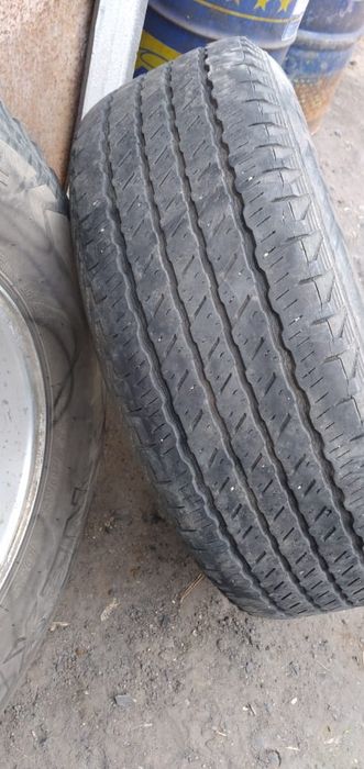 Продам резина с дисками от внедорожника