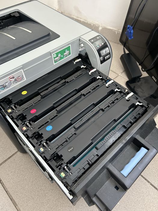 Продам Принтер HP Color LaserJet CP1515n