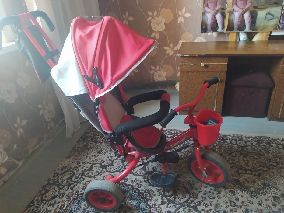 Detskaya velokolyaska