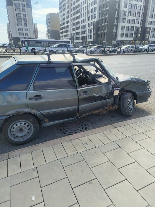 ВАЗ 2114 на запчасти.