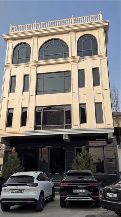 БОМБА ВАРИАНТ-Цена ураган! Здание - 4х этаж (Лабзак-Камолон ош) 800м2