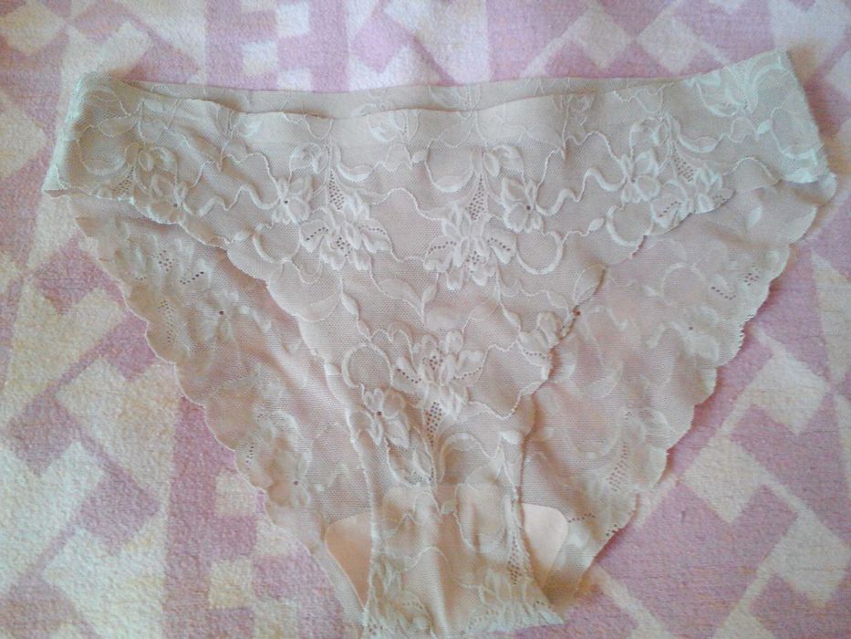 продавам нов комплект бельо