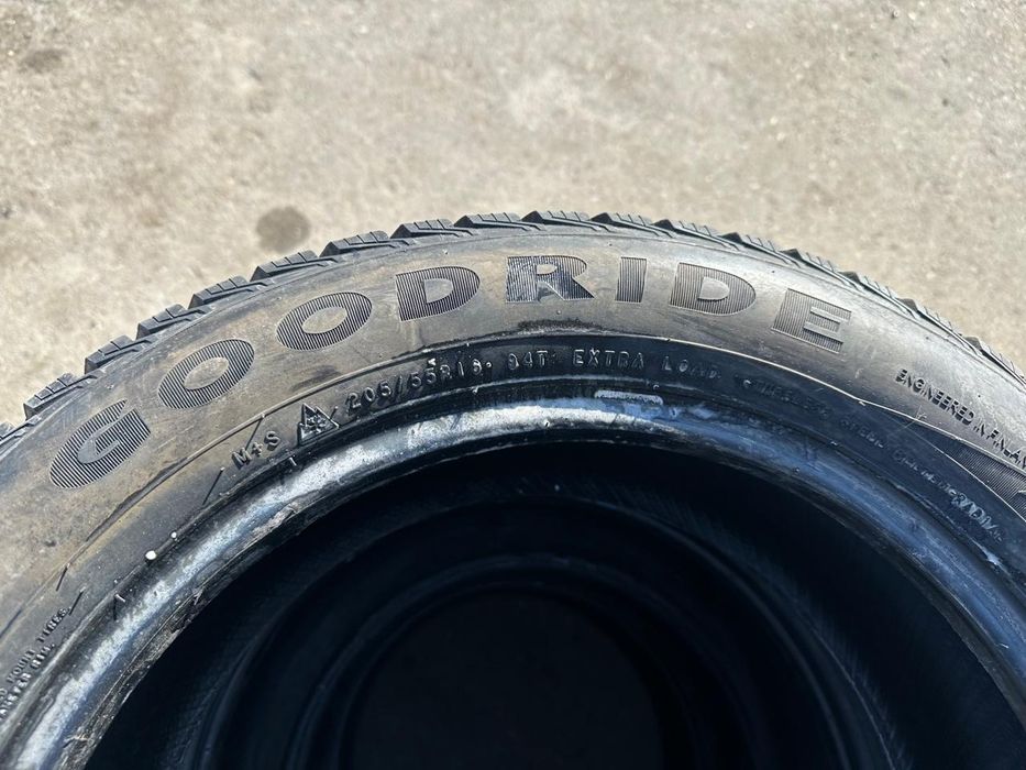 Шины шипованые Goodride 205/55/16