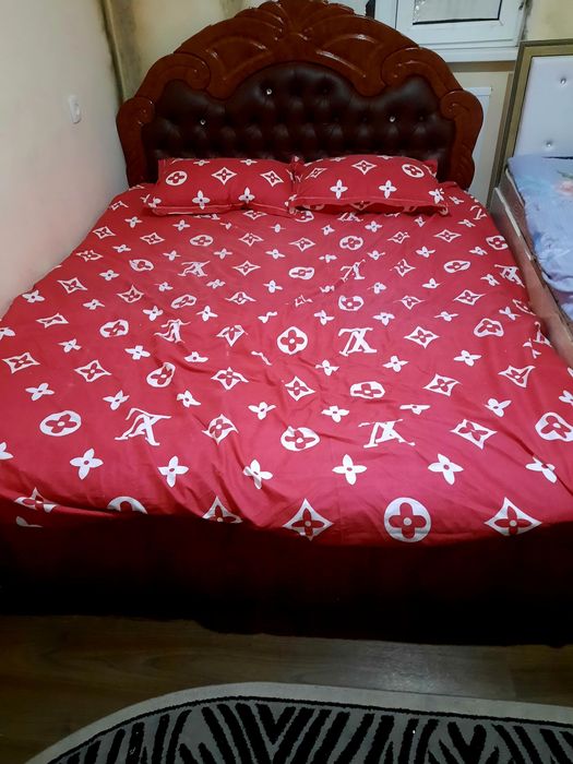 Спальная мебель.