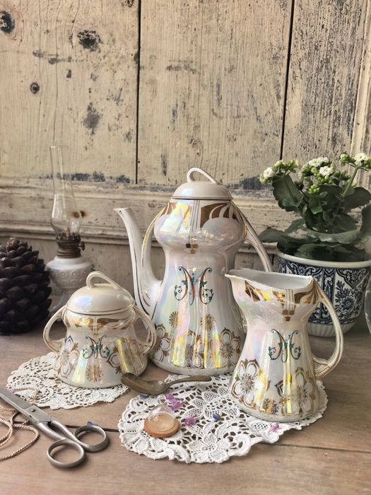 Чайник,захарница и каничка