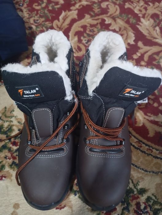 Зимний комбиз и обувь