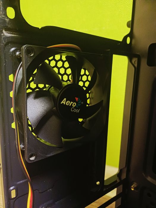 Корпус ПК AeroCool  полностью рабочий