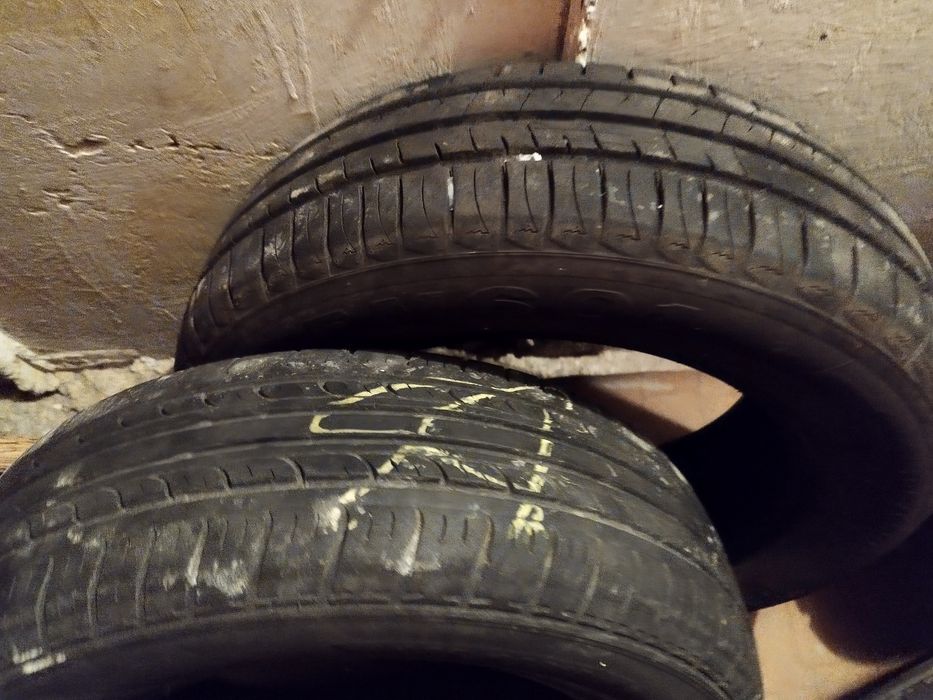 Vând anvelope de vara 185/65/R15 in stare foarte buna de folosință