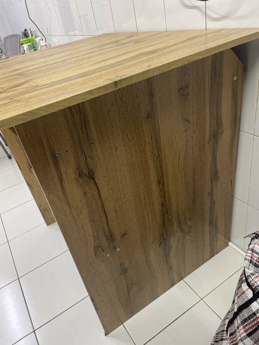 Продам стол срочно