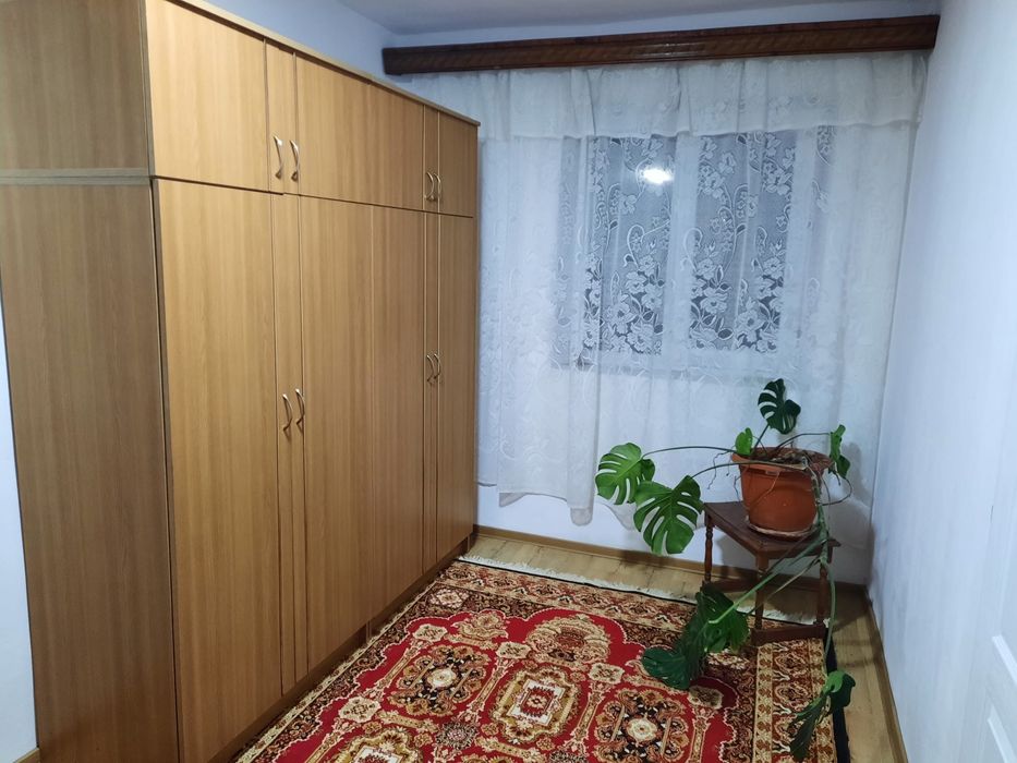 Închiriez Ap 3 camere