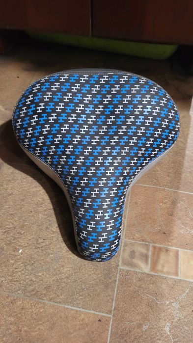 Продам новое велосипедное сиденье