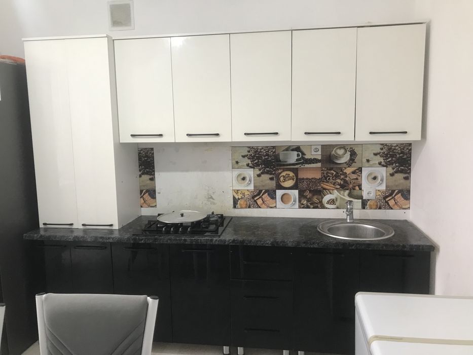 Кухонный гарнитур, прихожая