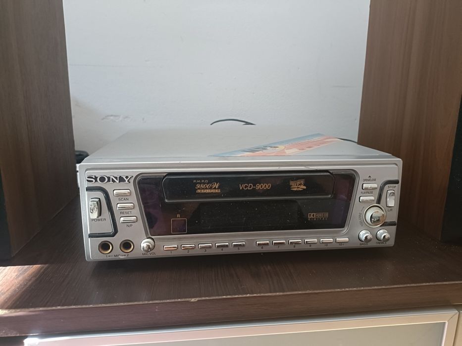 DVCD + Amplifier + Radio + 4.0.         

SONY SUPER DRIVE SYSTEM