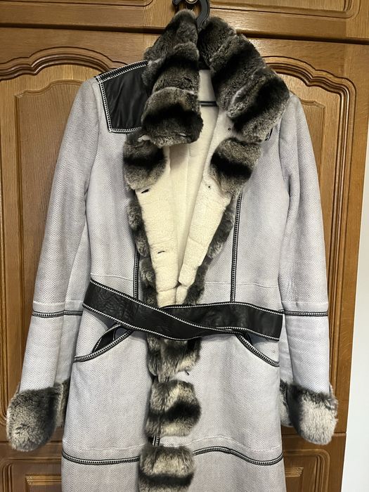 Продам детские куртки