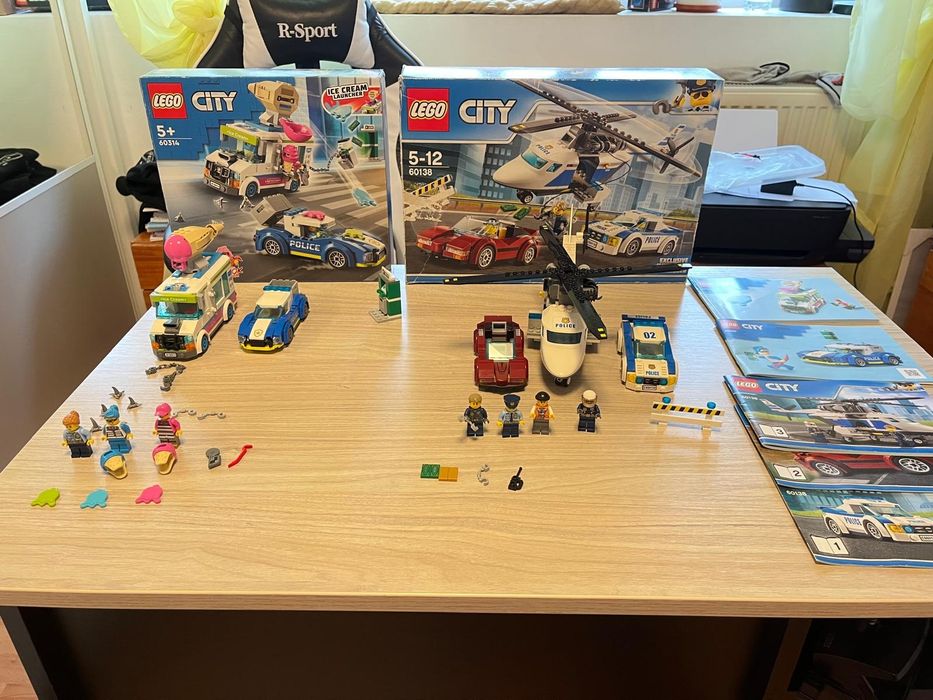 Vând seturi lego