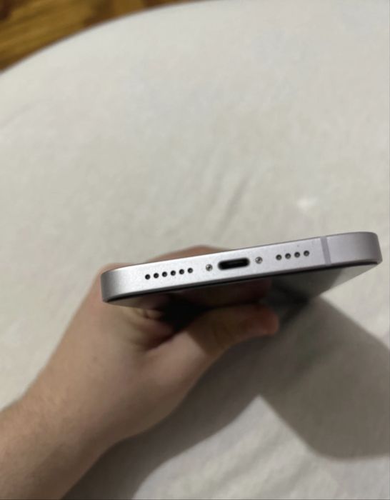 Iphone 14 plus Mov in stare aproape perfecta