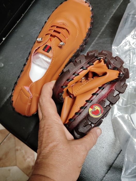 Продавам спортни и зимни Дамски обувки