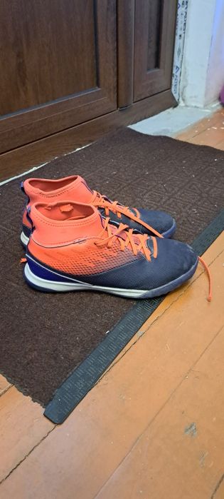 Детски футболни обувки