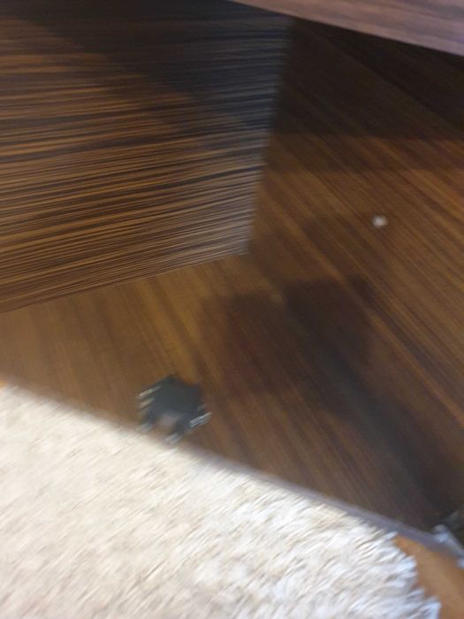 Vand dulap de colt cu usi de sticla