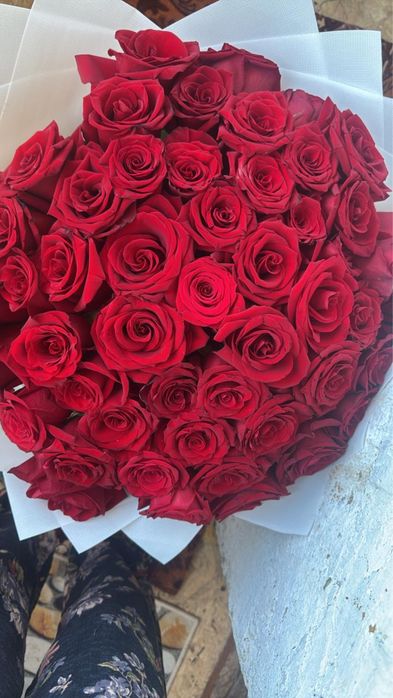 Аркалык Маясова 48 цветы 51 роза