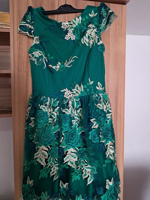 Vand rochie ocazie