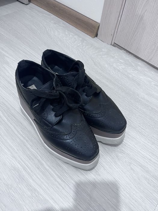 Продаю свои туфли на платформе