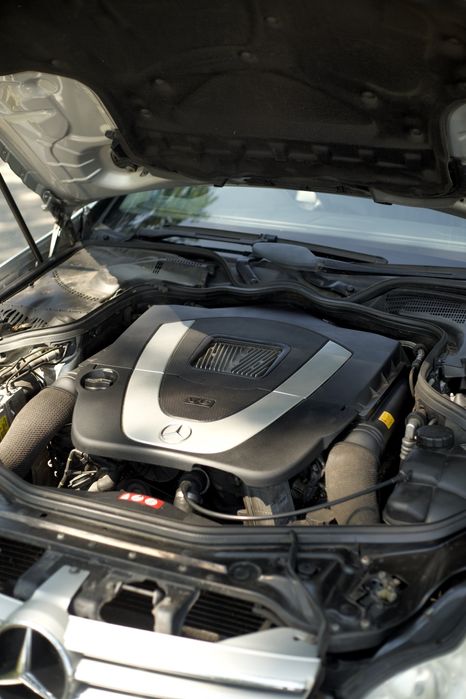 Dezmembrez Mercedes CLS350 benzina injector pompa sbc benzina amortizo