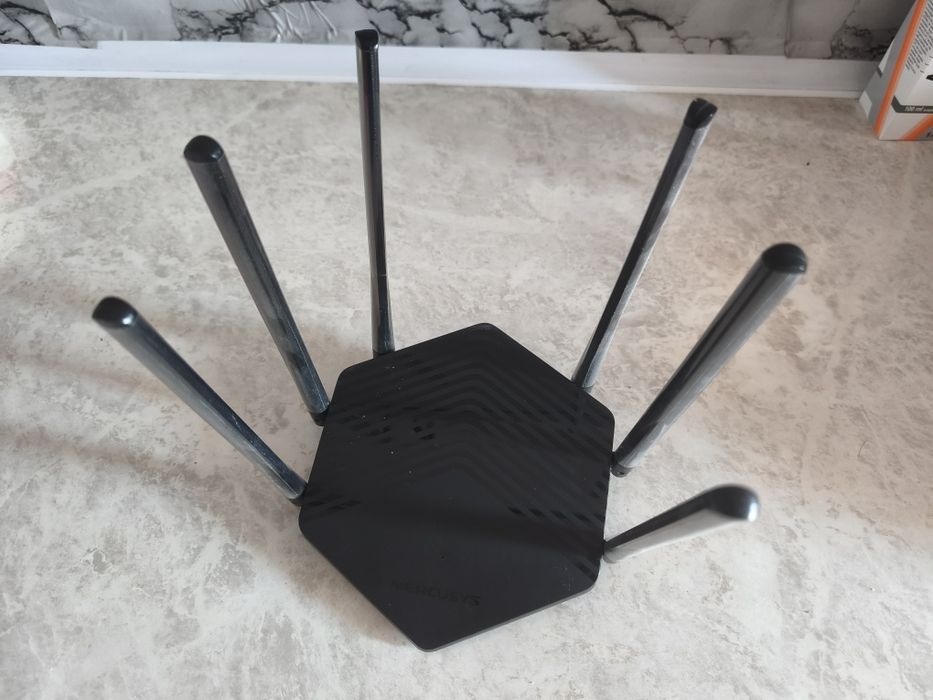 Wi-Fi router Mercusys MR50G (AC1900) Gigabit/Polniy komplekt, karobka