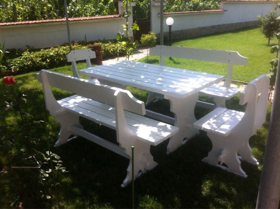 Баварски маси и пейки