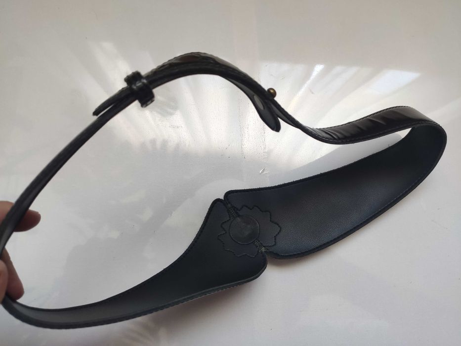 Curea neagra lac si inima din bronz