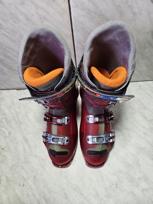 Clapari ski schi  Salomon  mondo  29  corespunde mărimii 44
