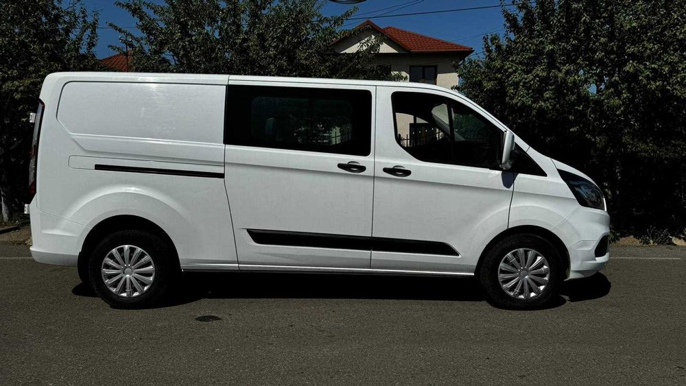 Ford Transit Custom cu dubla cabina