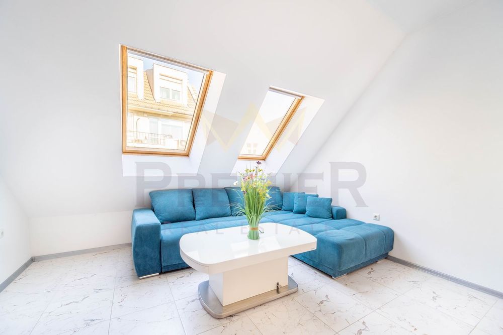 Продава се Двустаен апартамент в Варна, Център - 70 кв.м за 2642 €/кв.м - Снимка #4