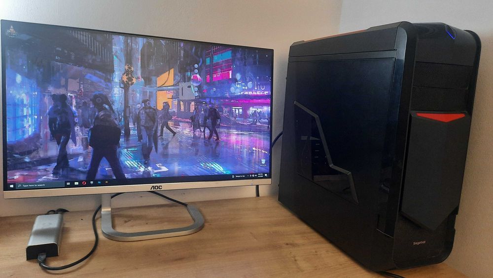 PC desktop si monitor AOC