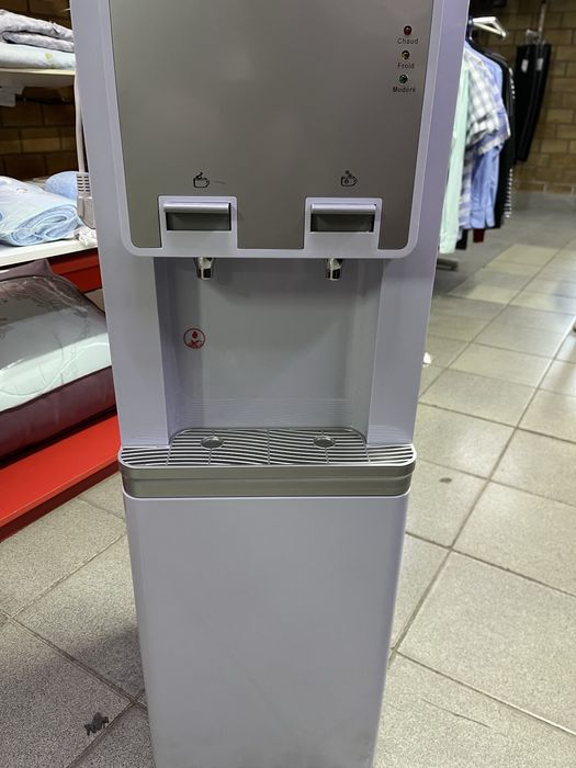 Кулер для воды с встроенным мини холодильником