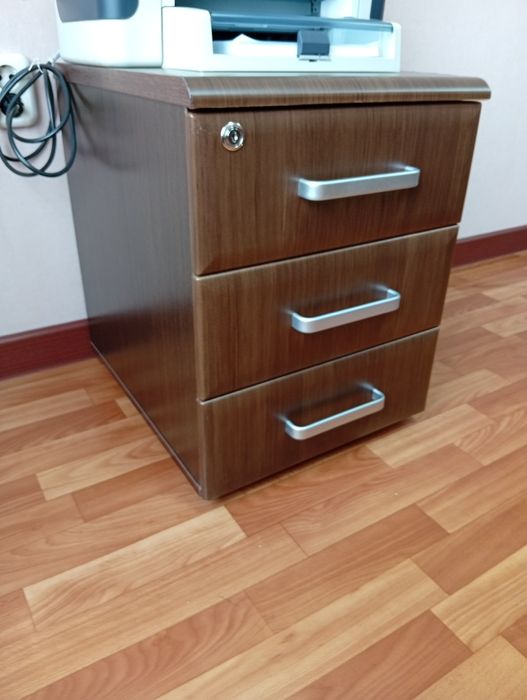 продается мебель, кабинет руководителя