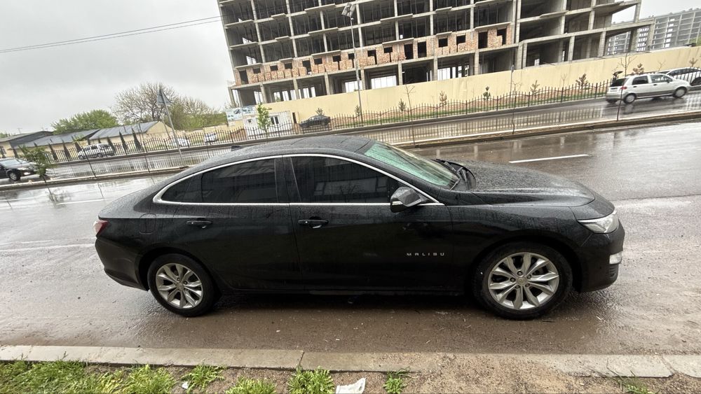 Malibu 2,4 Oldi orqa ichi primer qilingan bron bo’gan